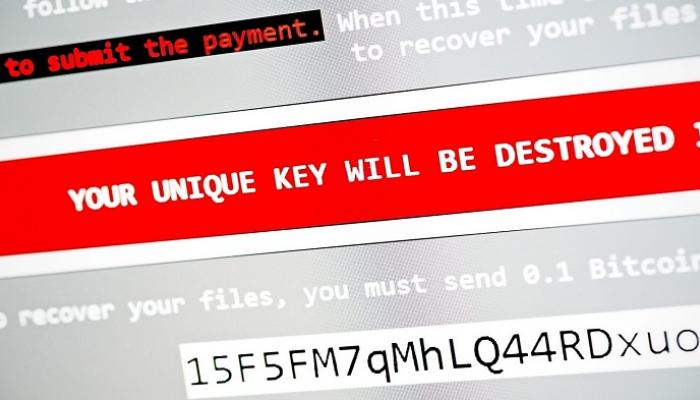 برمجيات خبيثة تعمل على إعادة تشفير البيانات