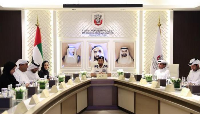 اجتماع سابق للجنة إدارة الأزمات والطوارئ في أبوظبي