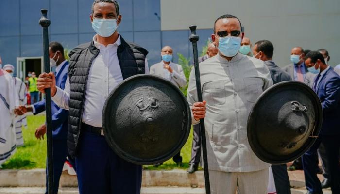 آبي أحمد وحميدتي خلال زيارة الأخير لإقليم أوروميا الإثيوبي