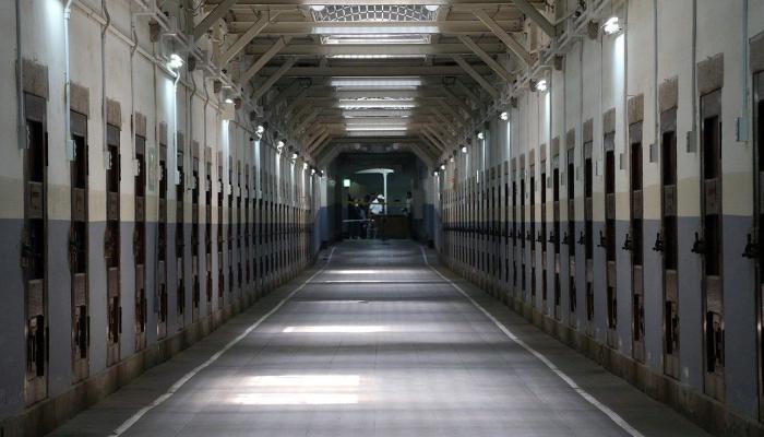 سجناء ينفذون خطة هروب سينمائية  173-010147-el-salvador-cinema-prison_700x400