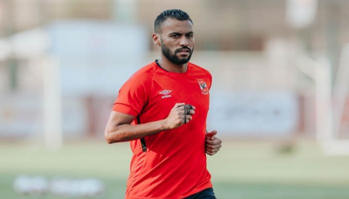 حسام عاشور لاعب الأهلي المصري السابق