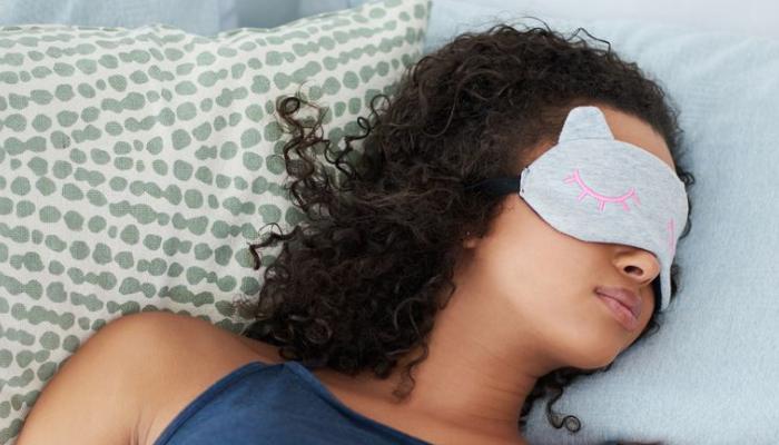 121-171301-heatwave-sleep-tips_700x400.jpg