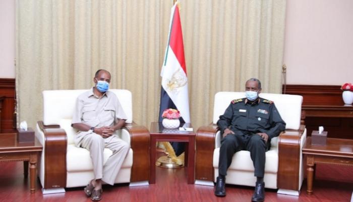 جانب من لقاء البرهان وأفورقي