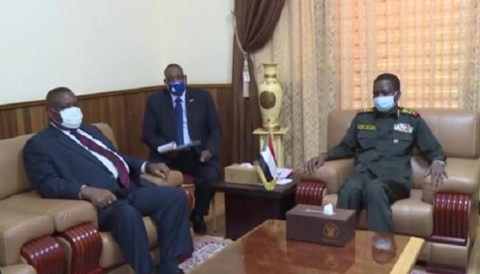 جانب من لقاء كباشي برئيس بعث يوناميد في السودان