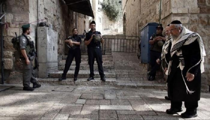 مستوطنون وجنود احتلال في البلدة القديمة بالقدس - أرشيغية