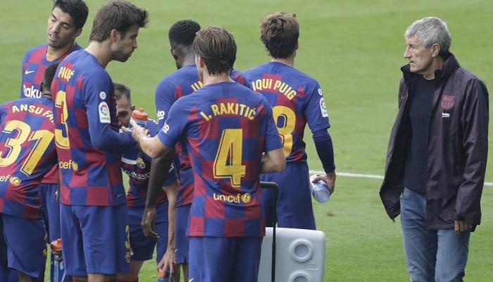 سيتين ولاعبو برشلونة