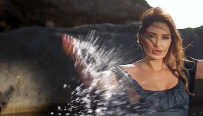 الفنانة سيرين عبدالنور أثناء تصوير الإعلان