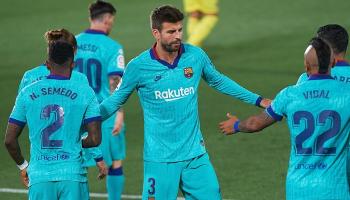 جيرارد بيكيه قائد برشلونة خلال مباراة فياريال