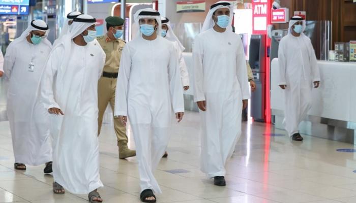 الشيخ حمدان بن محمد بن راشد آل مكتوم خلال جولته في مطار دبي الدولي