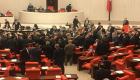 اشتباكات بين نواب المعارضة وحزب أردوغان خلال مناقشة قانون "المحامين"
