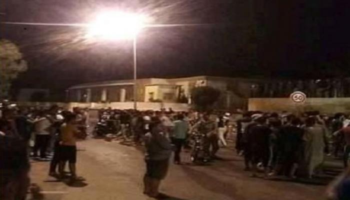 احتشاد الأهالي في تطاوين جراء الاشتباكات