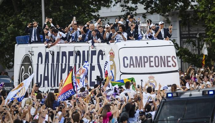 ريال مدريد يحتفل بدوري أبطال أوروبا في ساحة سيبيليس 