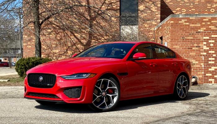 https://cdn.al-ain.com/images/2020/7/15/143-011747-2020-jaguar-xe-review_700x400.jpg