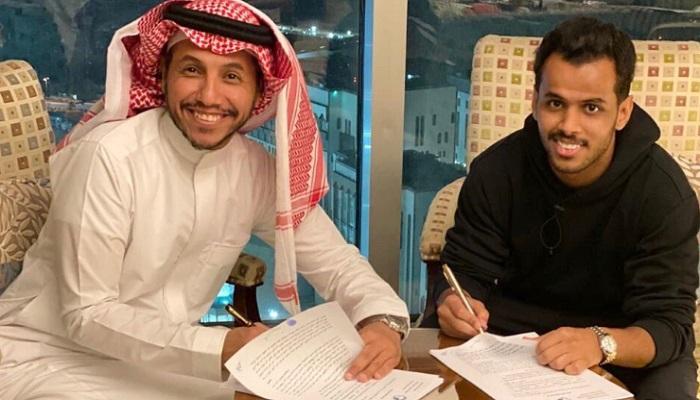 عبدالفتاح عسيري أثناء توقيعه للنصر