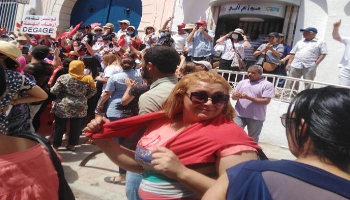 جانب من الوقفة الاحتجاجية لأنصار