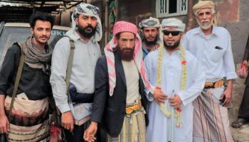 شباب عدن يستجيبون لنداء الشاب اليمني الكفيف