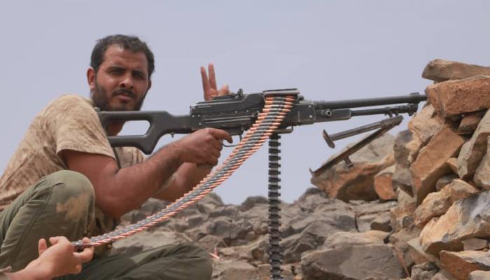 جندي تابع لقوات الجيش اليمني شرق صنعاء