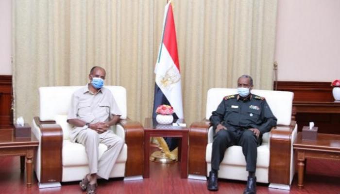 البرهان يستقبل الرئيس الإريتري أسياس أفورقي- أرشيفية