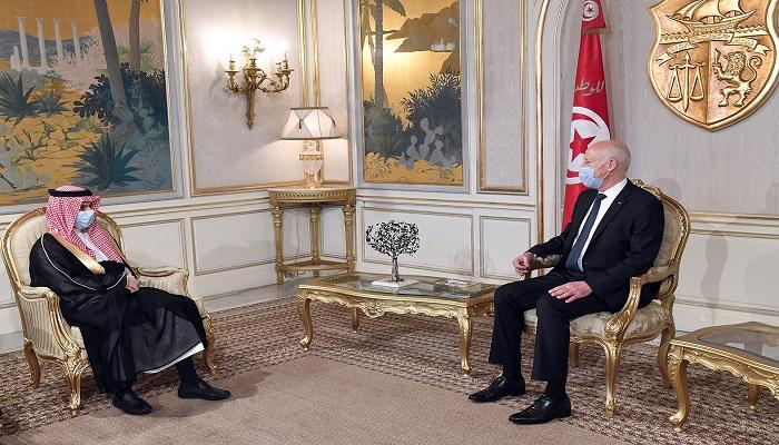 الرئيس التونسي قيس سعيد خلال لقاء وزير الخارجية السعودي