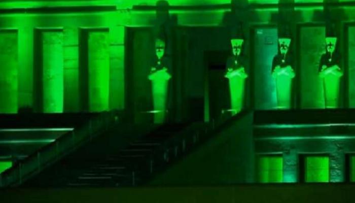 إضاءة معالم أثرية بالأخضر بمصر بعد القضاء  على فيروس 