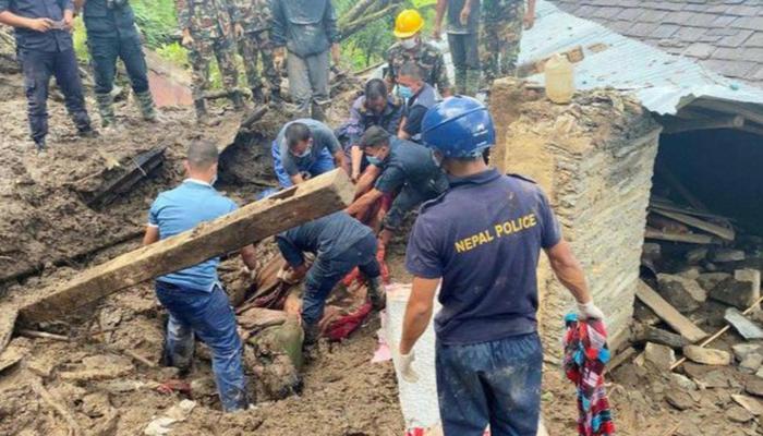 انهيارات أرضية في نيبال