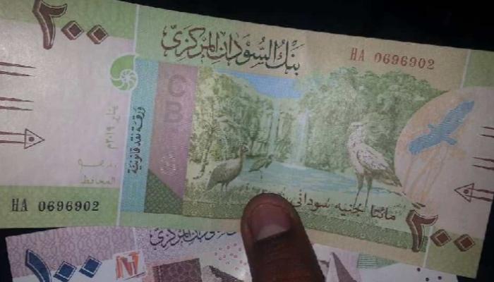 الجنيه السوداني مازال متراجعا أمام الدولار 