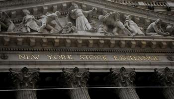 الواجهة الأمامية لبورصة نيويورك - رويترز