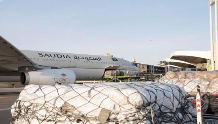 طائرة مساعدات سعودية إلى لبنان