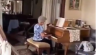 Beyrouth :une femme joue du piano dans sa maison dévastée