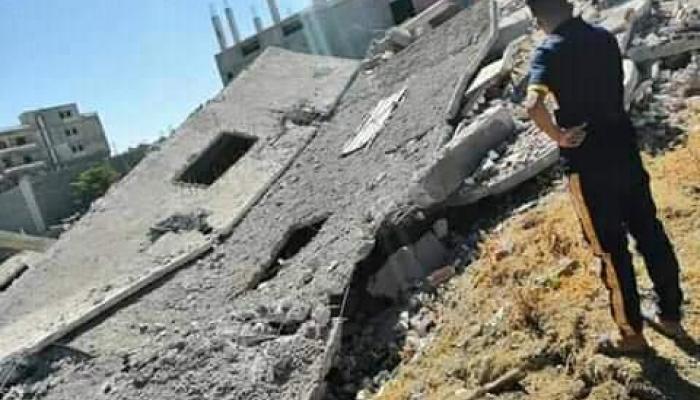 أحد المنازل التي دمرها الزلزال في الجزائر