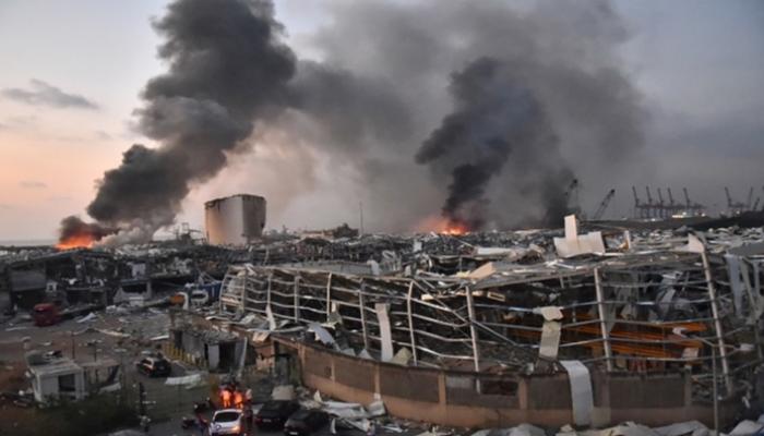 دمار واسع لحق ببيروت إثر انفجار المرفأ