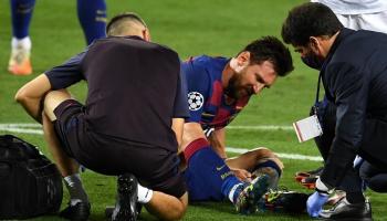 ميسي نجم برشلونة خلال مواجهة نابولي في دوري أبطال أوروبا
