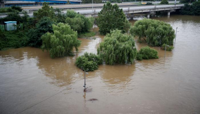 فيضانات كوريا الجنوبية تقتل 30 شخصا
