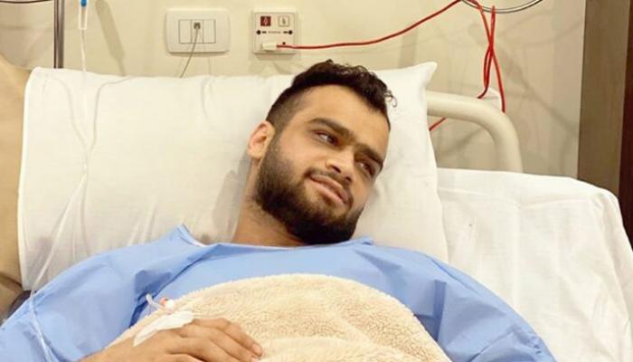مصطفى حفناوي أثناء خضوعه للعلاج من جلطة المخ