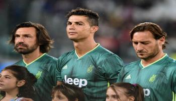 كريستيانو رونالدو نجم يوفنتوس وبيرلو مدربه الحالي