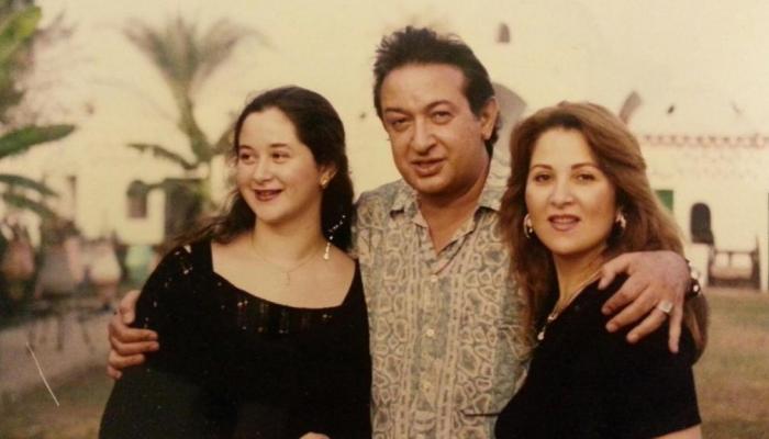 نور الشريف مع زوجته بوسي وابنته مي