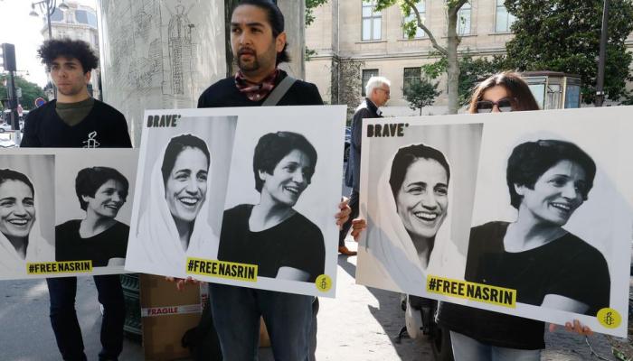 Rassemblement devant l'ambassade d'Iran en France pour soutenir l'avocate iranienne des droits de l'homme Nasrin Sotoudehb-AFP