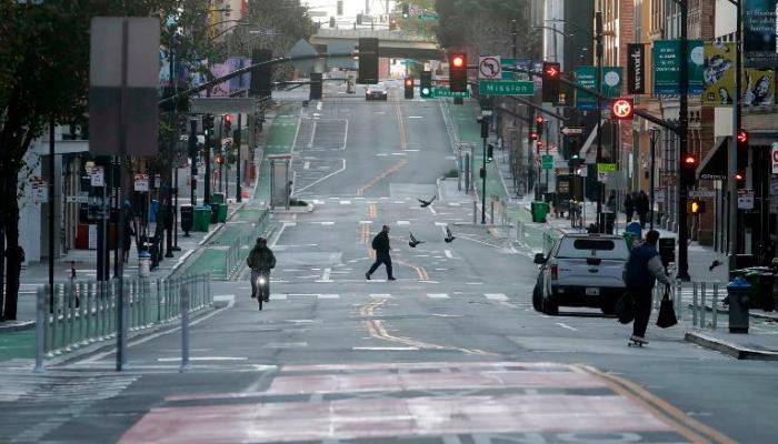 شوارع كاليفورنيا خالية من المارة في أثناء انتشار كورونا