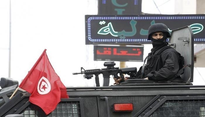 أحد أفراد الأمن التونسي - رويترز
