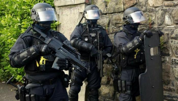 عناصر من الشرطة الأيرلندية