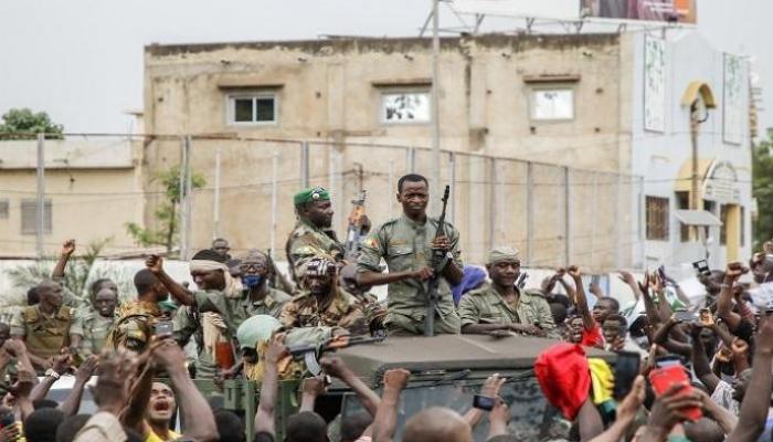 مجموعة من العسكريين التابعين لقادة الانقلاب في مالي - أ.ف.ب