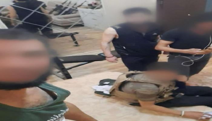 مرتزقة أردوغان داخل أحد المنازل بطرابلس
