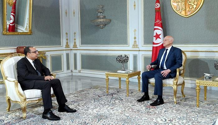 الرئيس التونسي قيس سعيد خلال تسلم تشكيلة الحكومة الجديدة 
