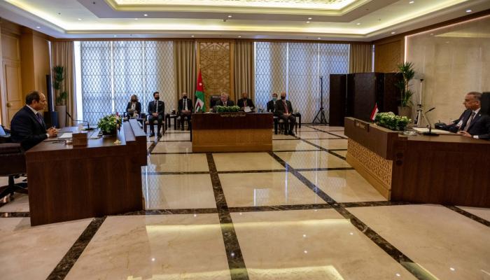 القادة خلال انعقاد القمة الثلاثية