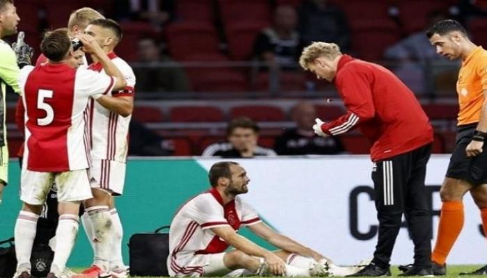 دالي بليند لاعب أياكس الهولندي يتعرض لموقف مفزع