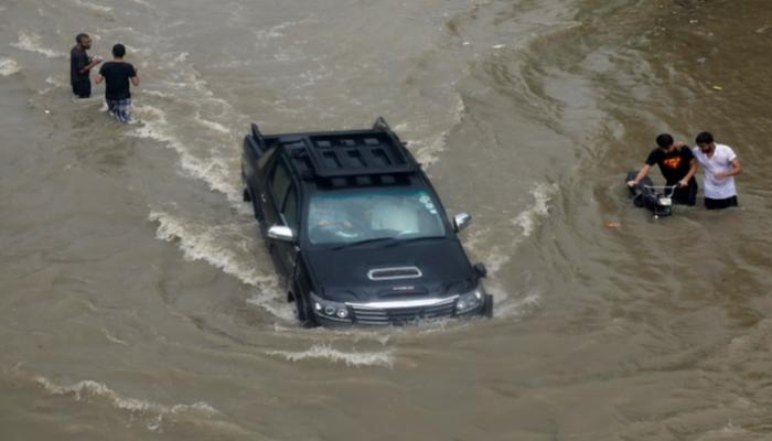 فيضانات عارمة تجتاح كراتشي 