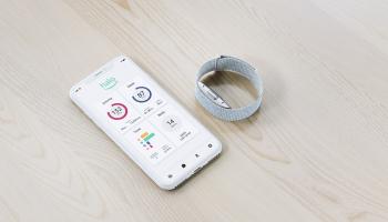 un bracelet connecté capable de mesurer les émotions