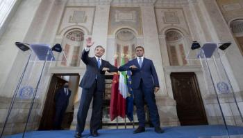 جانب من جولة وزير الخارجية الصيني في أوروبا