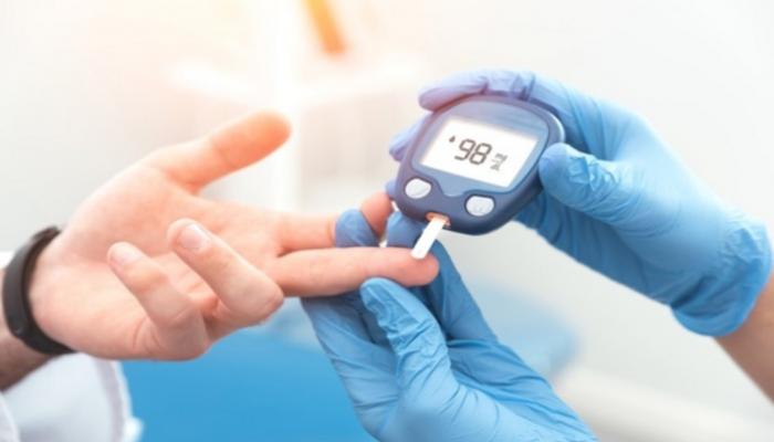 جهاز قياس نسبة السكر في الدم 