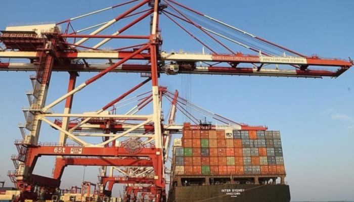 تجارة إيران تتراجع بشدة